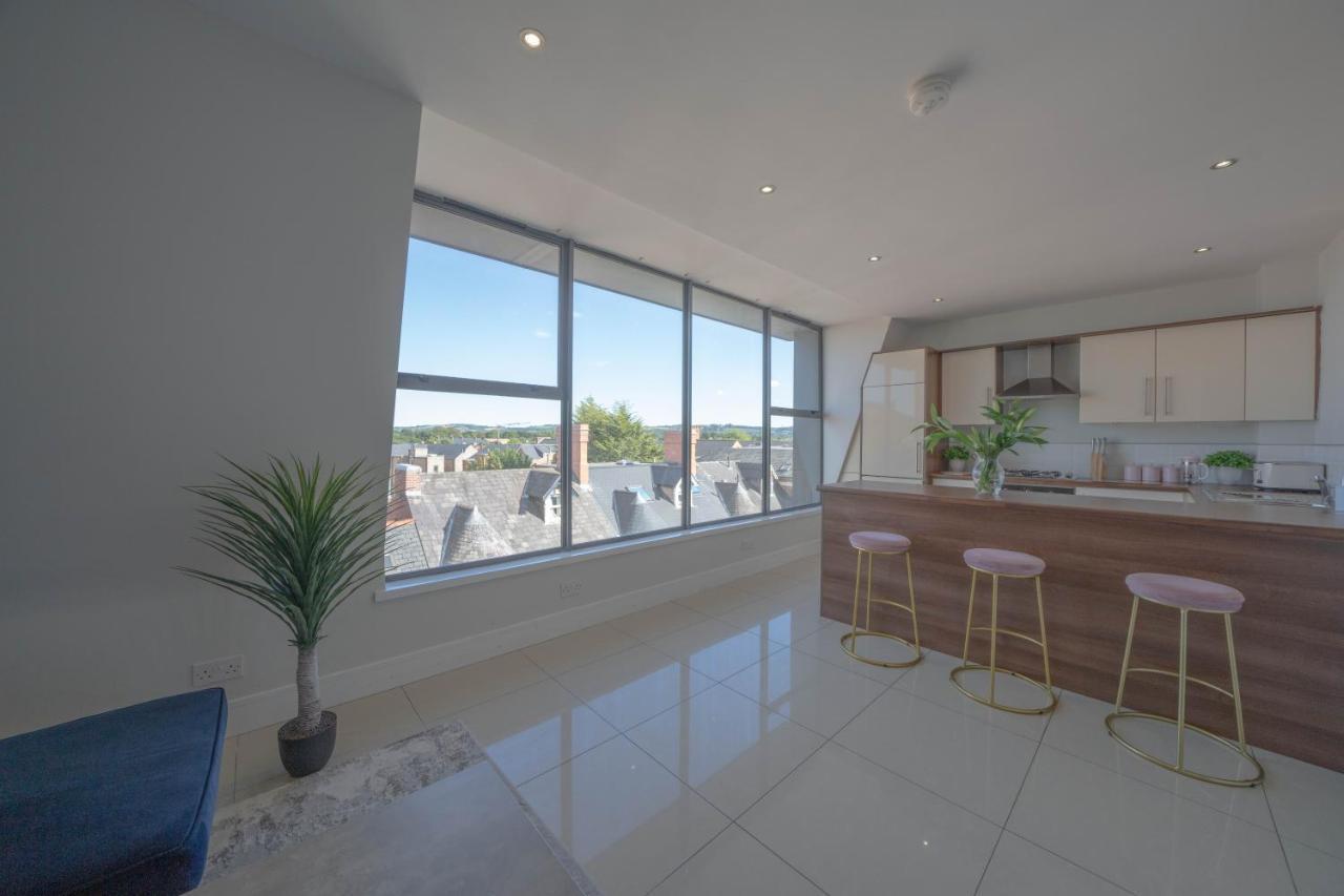 Rooftop Apartment At Queens Beautiful Views Белфаст Экстерьер фото