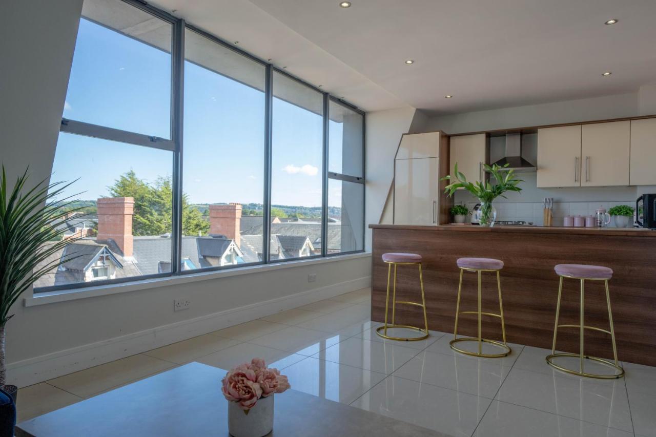 Rooftop Apartment At Queens Beautiful Views Белфаст Экстерьер фото